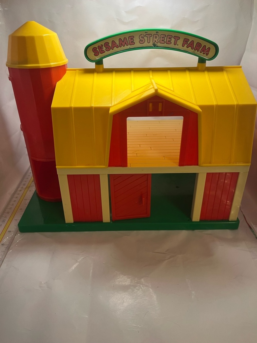 Vintage Ilco Sesame Street Farm Playset - Yellow & Red Kids Toy